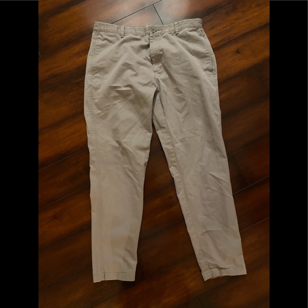 Calvin Klein men’s 33 x 30 khaki chinos. Athletic tapering.